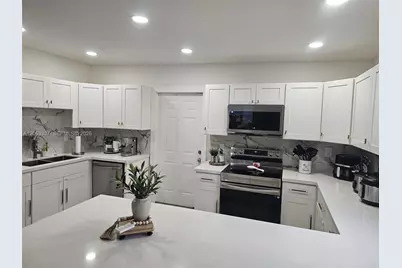 75 SW 18th Ave, Homestead, FL 33030 - Photo 6