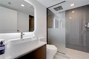 227 NE 2nd St, Miami, FL 33132 - Photo 10