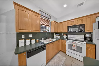 16437 SW 76th Ter, Miami, FL 33193 - Photo 6