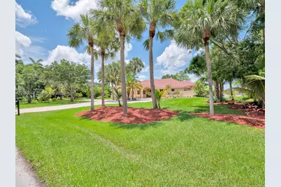 2710 Walkers Way, Weston, FL 33331 - Photo 2