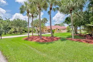 2710 Walkers Way, Weston, FL 33331 - Photo 2