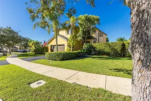 1280 Majesty Terrace, Weston, FL 33327 - Photo 4
