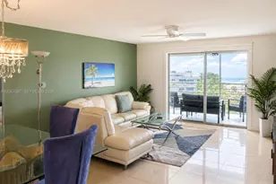 401 SE 3rd St, Dania Beach, FL 33004 - Photo 1