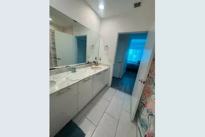 951 Brickell Ave #910, Miami, FL 33131 - Photo 10