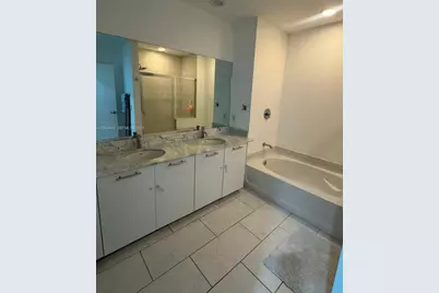 951 Brickell Ave #910, Miami, FL 33131 - Photo 8