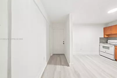 635 SW 7th Ct #APT 4, Miami, FL 33130 - Photo 16