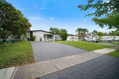 1645 NE 169th St, North Miami Beach, FL 33162 - Photo 4