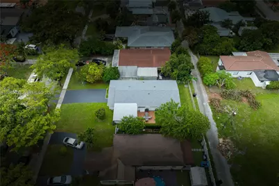 1645 NE 169th St, North Miami Beach, FL 33162 - Photo 36