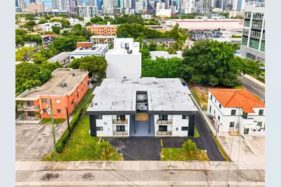 635 SW 7th Ct #APT 5, Miami, FL 33130 - Photo 1