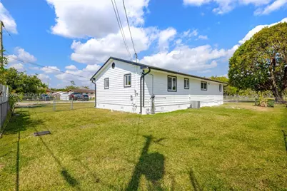 1867 NW 8th Ave, Homestead, FL 33030 - Photo 4