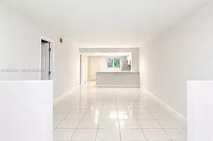 106 Palm Beach Trace Dr, Royal Palm Beach, FL 33411 - Photo 4