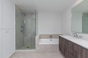 488 NE 18th St, Miami, FL 33132 - Photo 14