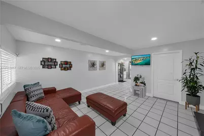 11021 SW 4th St, Sweetwater, FL 33174 - Photo 4