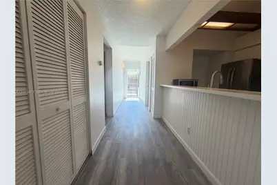 1172 NW 122nd Ter, Pembroke Pines, FL 33026 - Photo 4