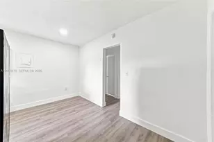 925 NW 69th St, Miami, FL 33150 - Photo 20