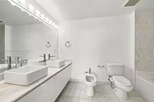 601 NE 36th St, Miami, FL 33137 - Photo 24