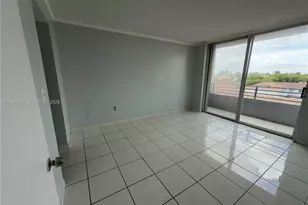 8231 NW 8th St, Miami, FL 33126 - Photo 10