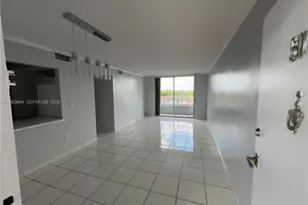 8231 NW 8th St, Miami, FL 33126 - Photo 4