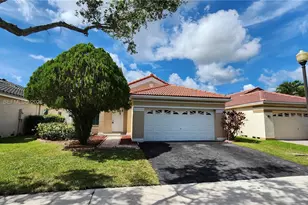 924 Falling Water Rd, Weston, FL 33326 - Photo 2