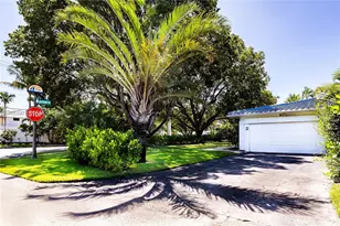 1529 Bayview Dr, Fort Lauderdale, FL 33304 - Photo 20