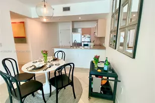 218 SE 14th St, Miami, FL 33131 - Photo 18