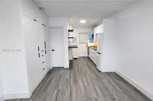 300 74th St, Miami Beach, FL 33141 - Photo 12