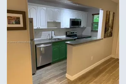 5839 SW 74th Ter #201, South Miami, FL 33143 - Photo 6