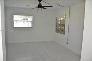 1351 SW 125th Ave, Pembroke Pines, FL 33027 - Photo 10