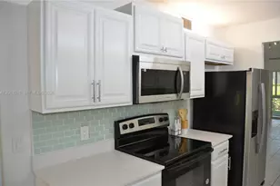 1351 SW 125th Ave, Pembroke Pines, FL 33027 - Photo 8