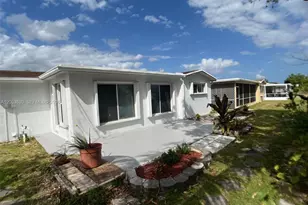 6990 NW 17th St, Margate, FL 33063 - Photo 14