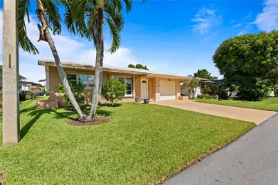 5713 NW 68th Ter, Tamarac, FL 33321 - Photo 2