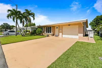 5713 NW 68th Ter, Tamarac, FL 33321 - Photo 4
