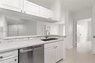 17100 N Bay Rd, Sunny Isles Beach, FL 33160 - Photo 26