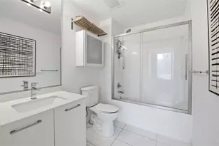 151 SE 1st St, Miami, FL 33131 - Photo 12