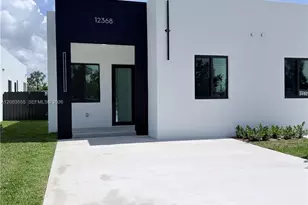 12368 SW 219th St, Miami, FL 33170 - Photo 2
