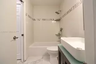 3032 S Oakland Forest Dr, Oakland Park, FL 33309 - Photo 24