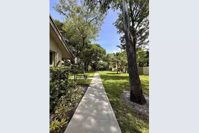 3032 S Oakland Forest Dr #2804, Oakland Park, FL 33309 - Photo 6