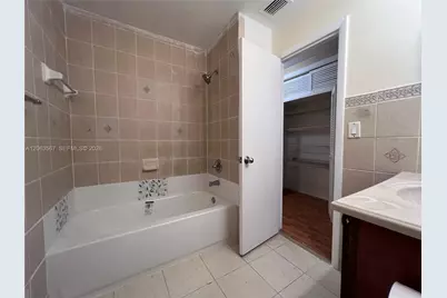 2750 N 34th Ave #9D, Hollywood, FL 33021 - Photo 34