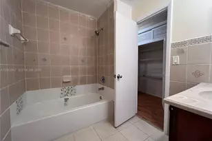 2750 N 34th Ave, Hollywood, FL 33021 - Photo 34