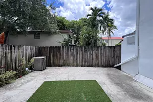 2750 N 34th Ave, Hollywood, FL 33021 - Photo 14