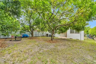 2001 NW 51st St, Miami, FL 33142 - Photo 26