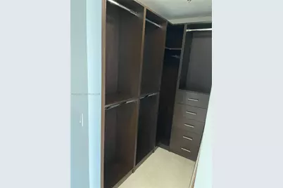 1300 Brickell Bay Dr #3204, Miami, FL 33131 - Photo 8