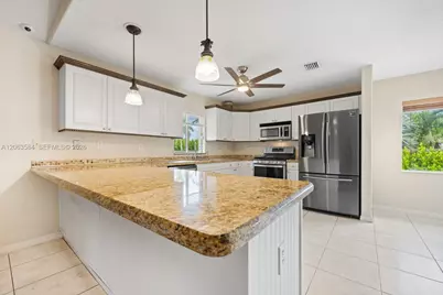 32361 SW 202nd Pl, Homestead, FL 33030 - Photo 12