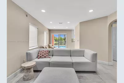 1385 NW 192nd Ter, Pembroke Pines, FL 33029 - Photo 18