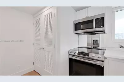 555 NE 34th St #1910, Miami, FL 33137 - Photo 10