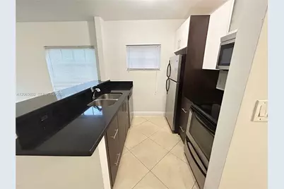 1034 Lenox Ave #10, Miami Beach, FL 33139 - Photo 2