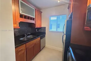 2880 Pine Tree Dr, Miami Beach, FL 33140 - Photo 6