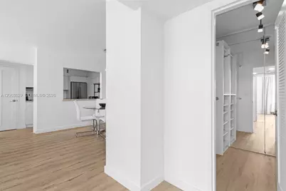 5700 Collins Ave #4C, Miami Beach, FL 33140 - Photo 18