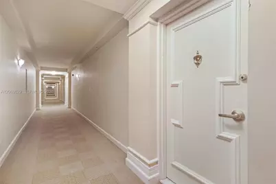 5700 Collins Ave #4C, Miami Beach, FL 33140 - Photo 32