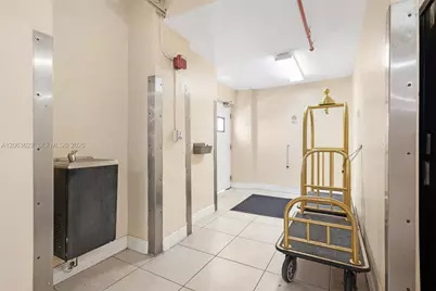 5700 Collins Ave #4C, Miami Beach, FL 33140 - Photo 52
